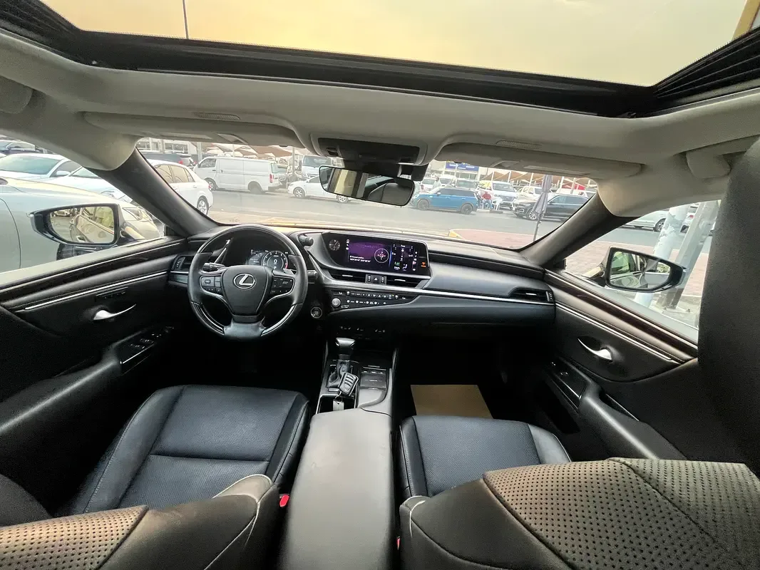 Lexus ES 350 AT (306 حصان) - 12