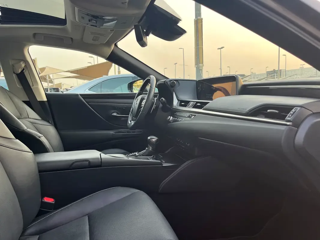 Lexus ES 350 AT (306 حصان) - 17