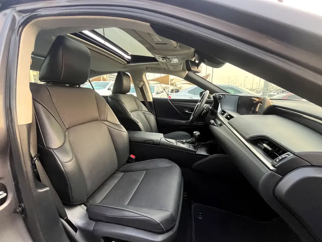 Lexus ES 350 AT (306 حصان) - 18