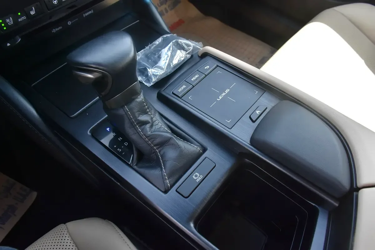 Lexus ES 350 AT (306 hp) - 8