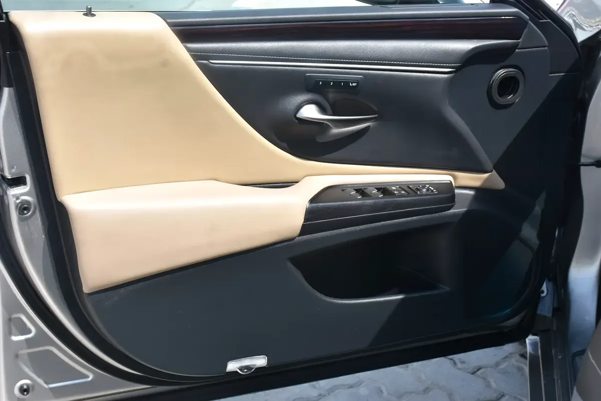 Lexus ES 350 AT (306 hp) - 15