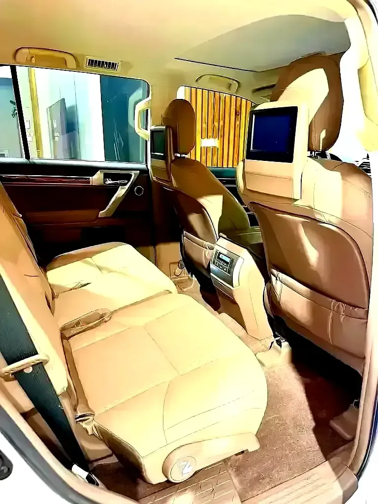 Lexus GX 460 AT (296 حصان) - 12
