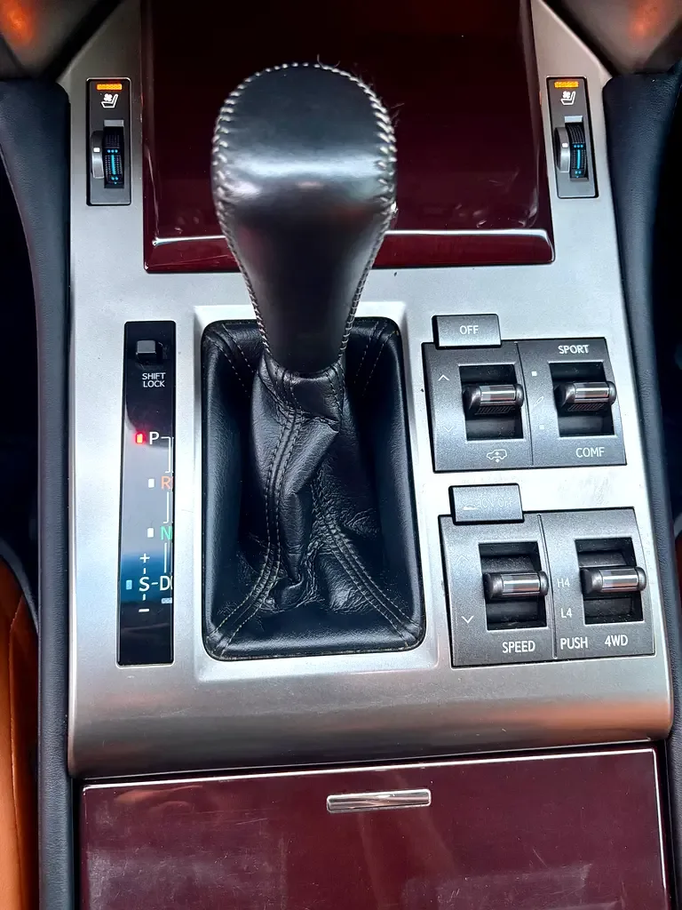 Lexus GX 460 AT AWD (5 places) (296 hp) - 10