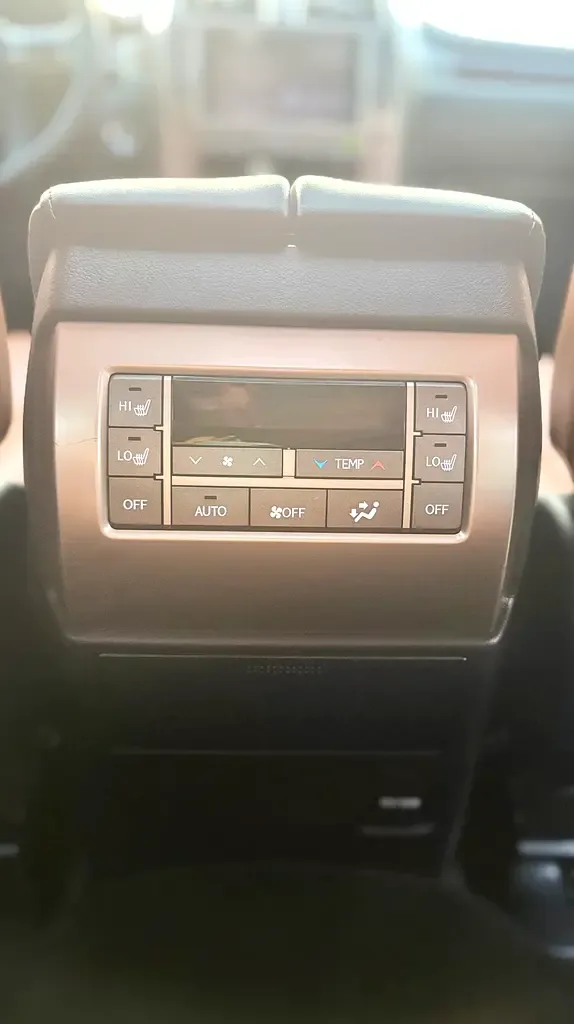 Lexus GX 460 AT AWD (5 places) (296 hp) - 15