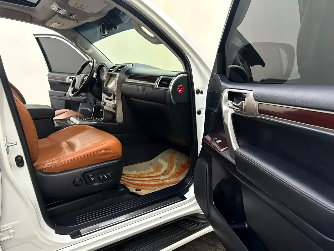 Lexus GX 460 AT AWD (5 مقاعد) (296 حصان) - 6