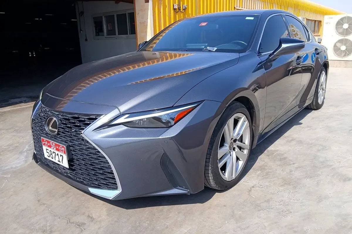 Lexus IS 2.0 AT (245 hp)