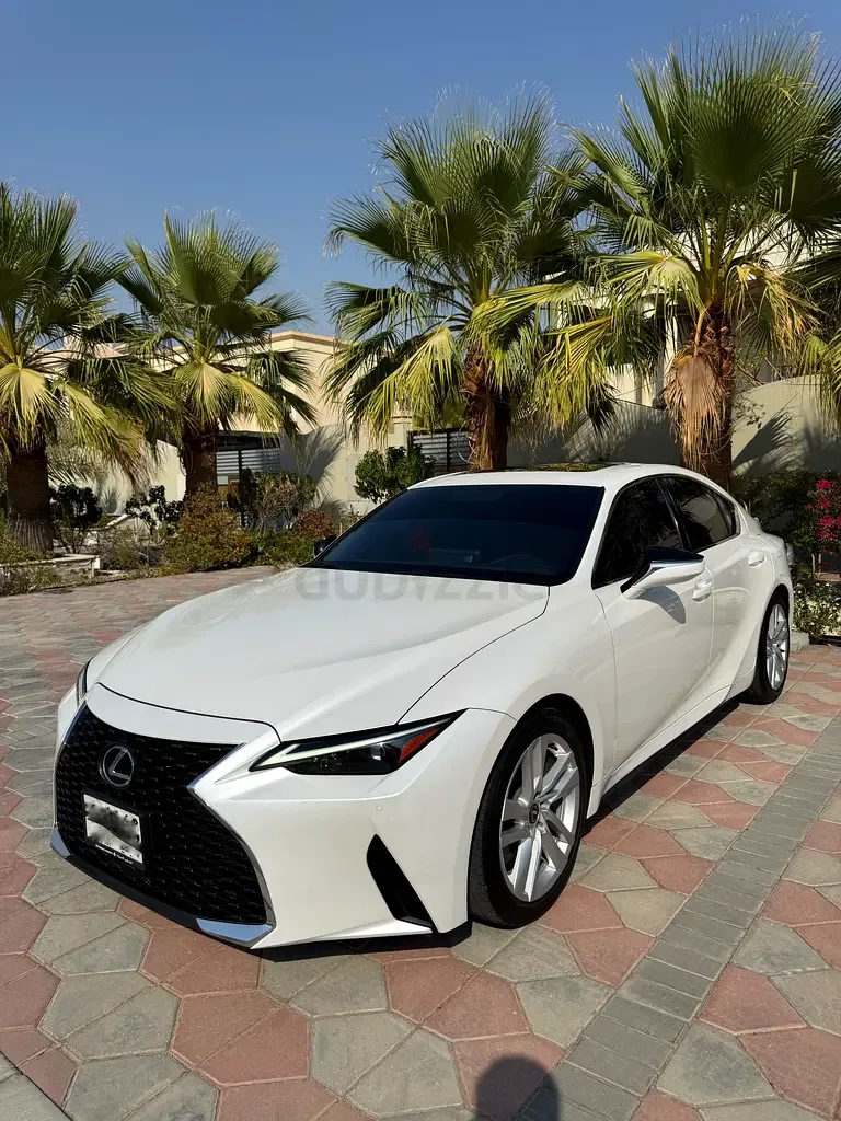 Lexus IS 2.0 AT (245 hp)