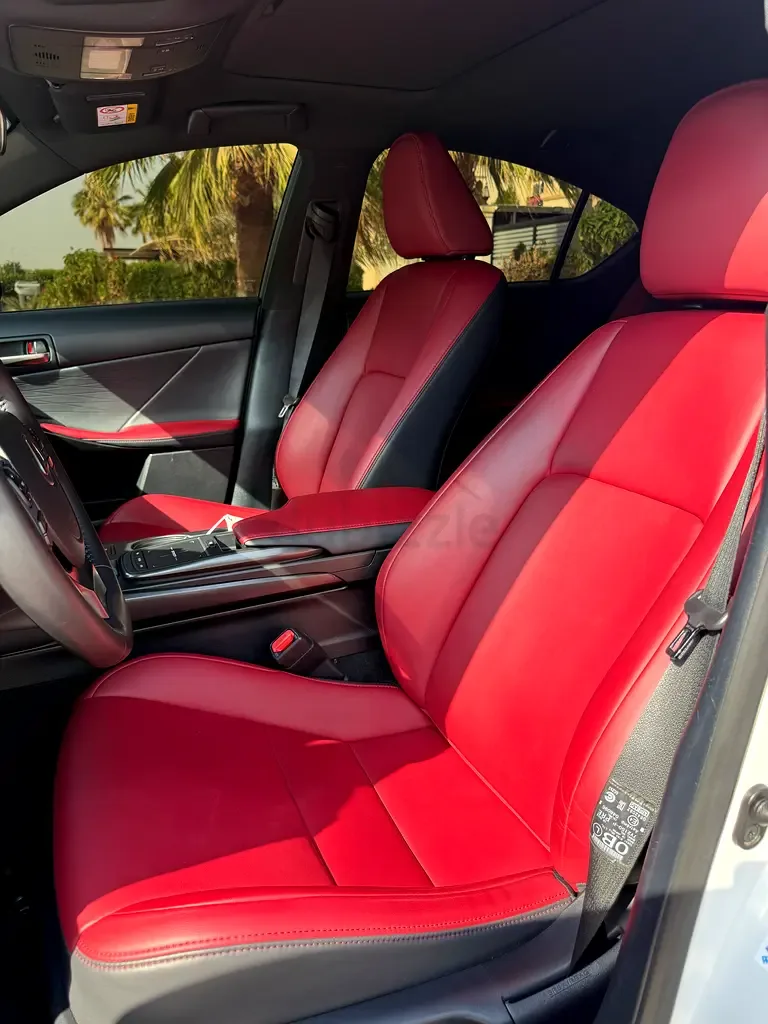 Lexus IS 2.0 AT (245 حصان) - 6