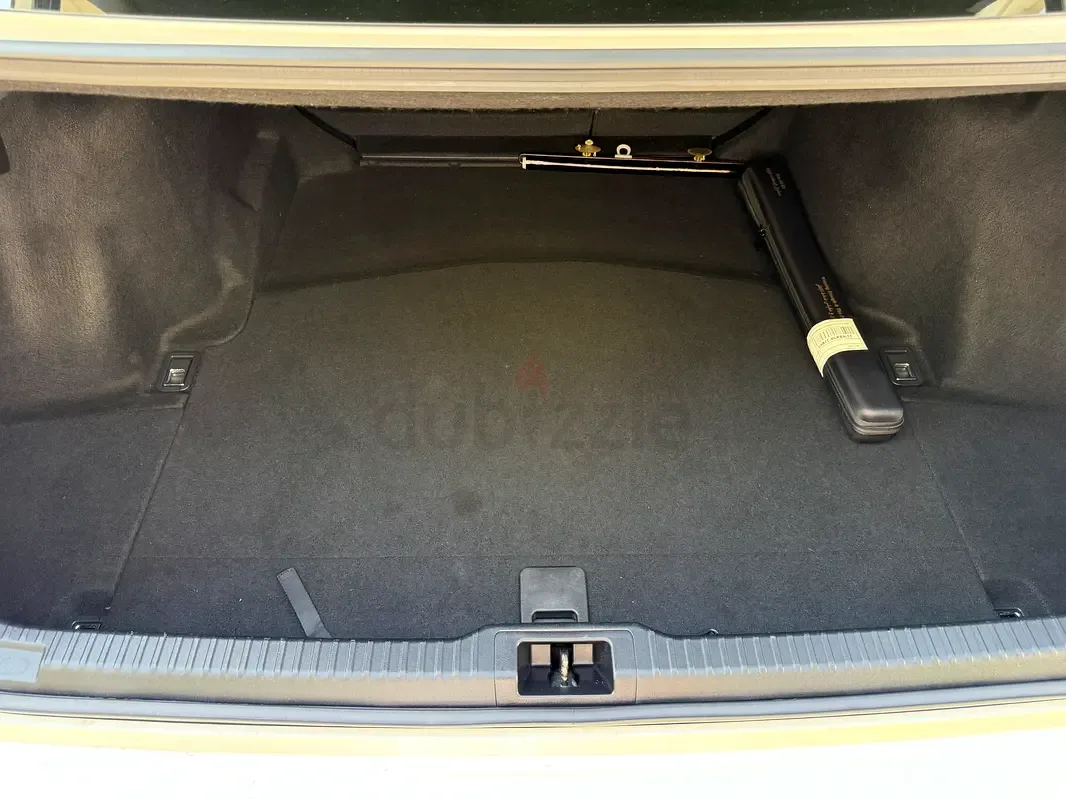 Lexus IS 2.0 AT (245 حصان) - 9