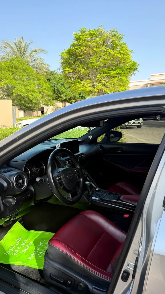 Lexus IS 2.0 AT (245 حصان) - 7