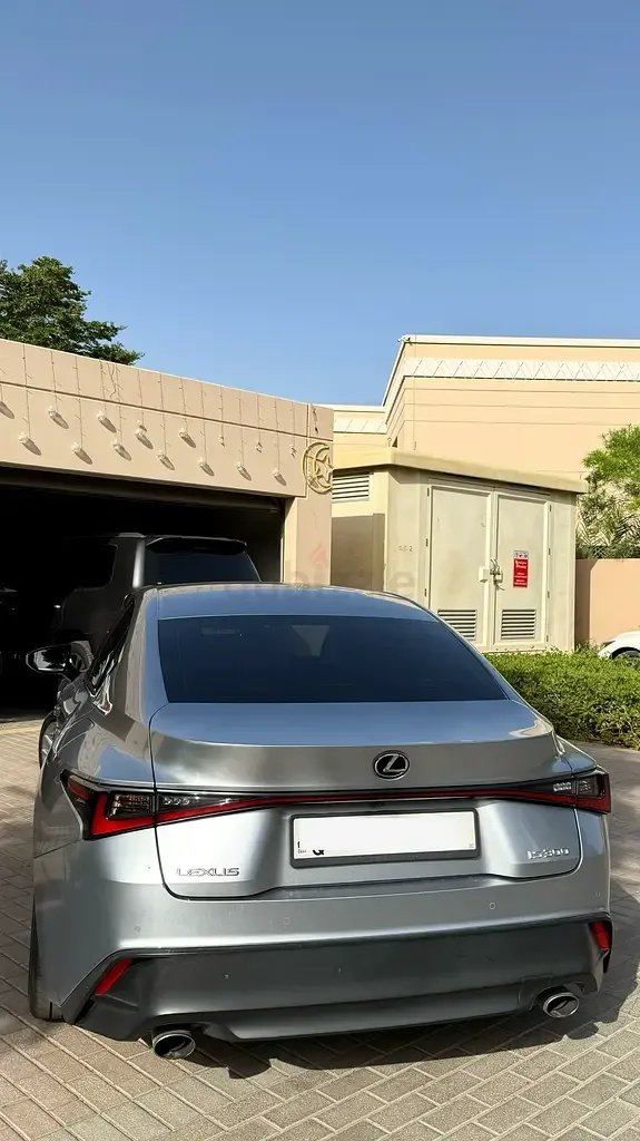 Lexus IS 2.0 AT (245 حصان) - 4