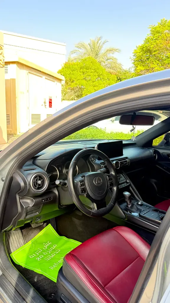 Lexus IS 2.0 AT (245 حصان) - 9