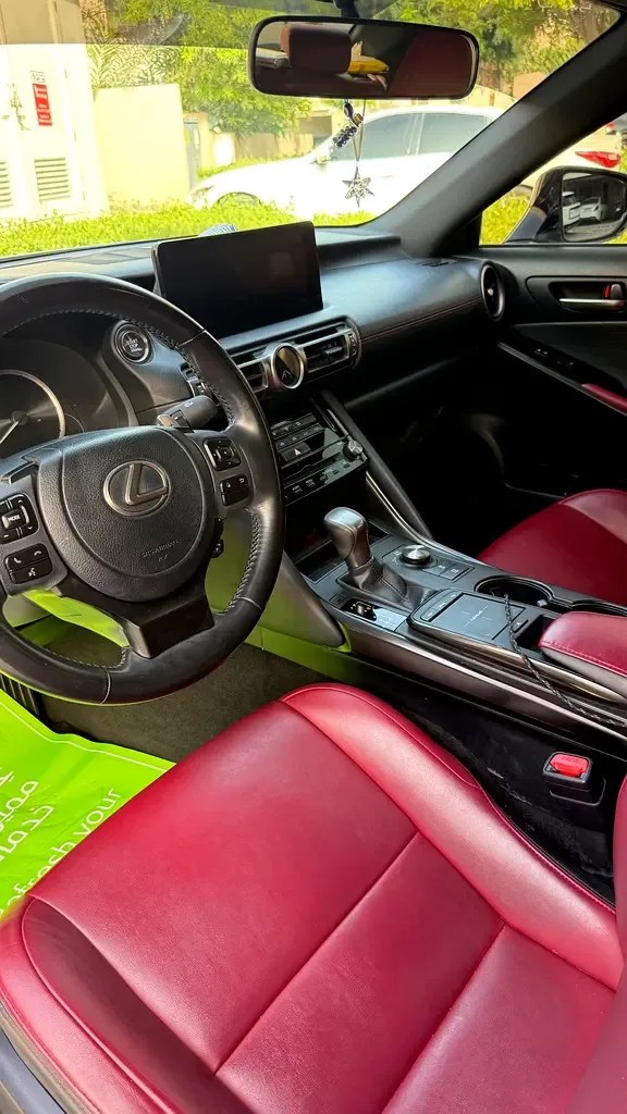 Lexus IS 2.0 AT (245 حصان) - 8