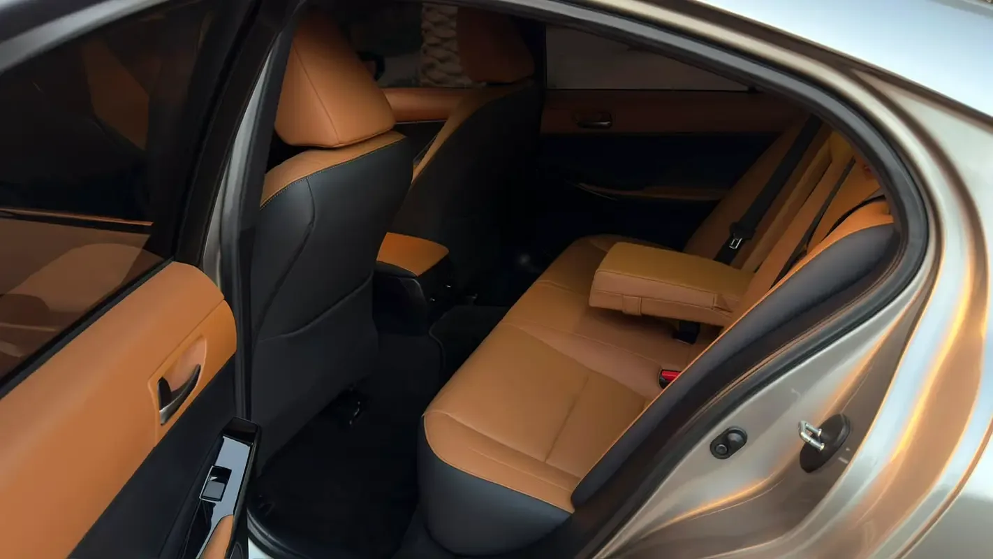 Lexus IS 2.0 AT (245 hp) - 9