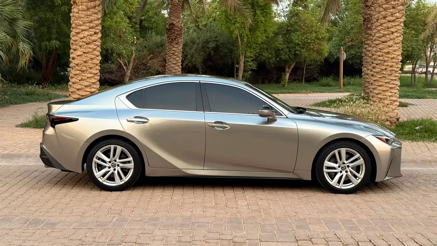Lexus IS 2.0 AT (245 hp) - 11