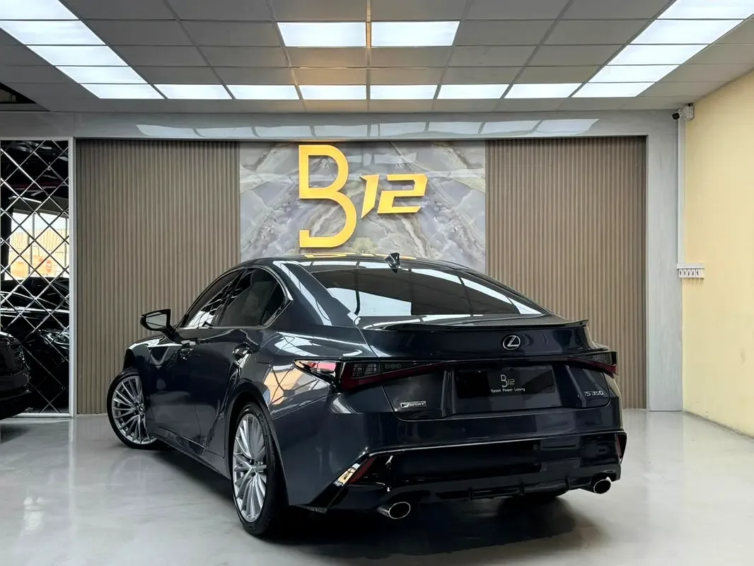 Lexus IS 2.0 AT (245 hp) - 3