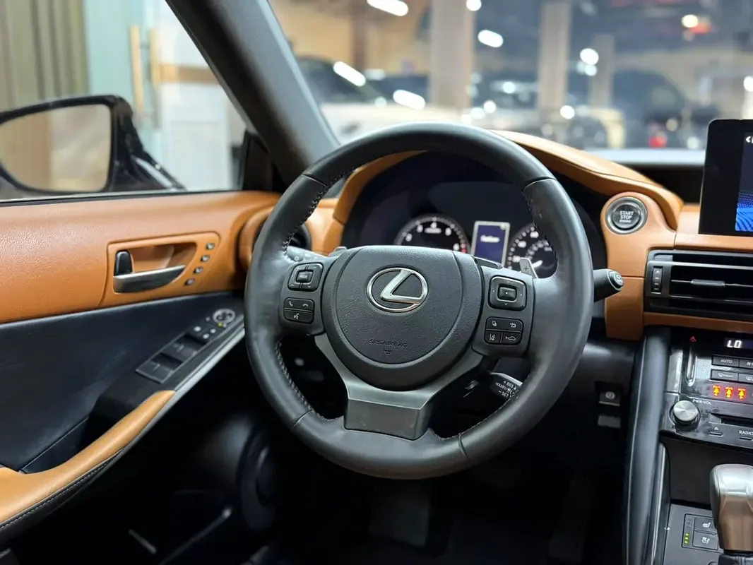 Lexus IS 2.0 AT (245 hp) - 7