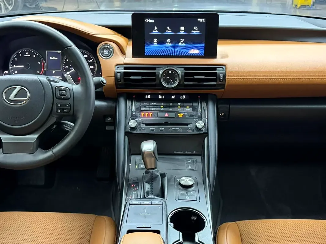 Lexus IS 2.0 AT (245 hp) - 9