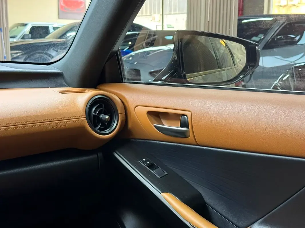 Lexus IS 2.0 AT (245 hp) - 12