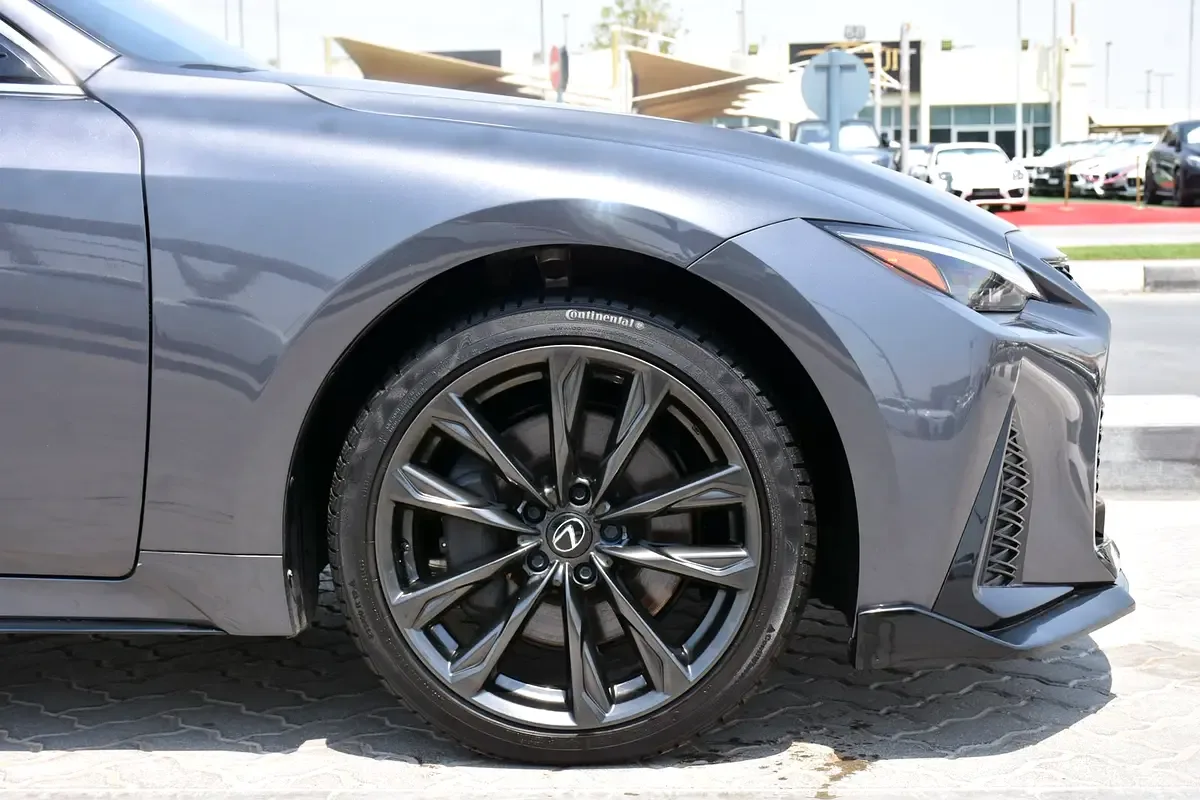 Lexus IS 2.0 AT RWD (245 hp) - 3