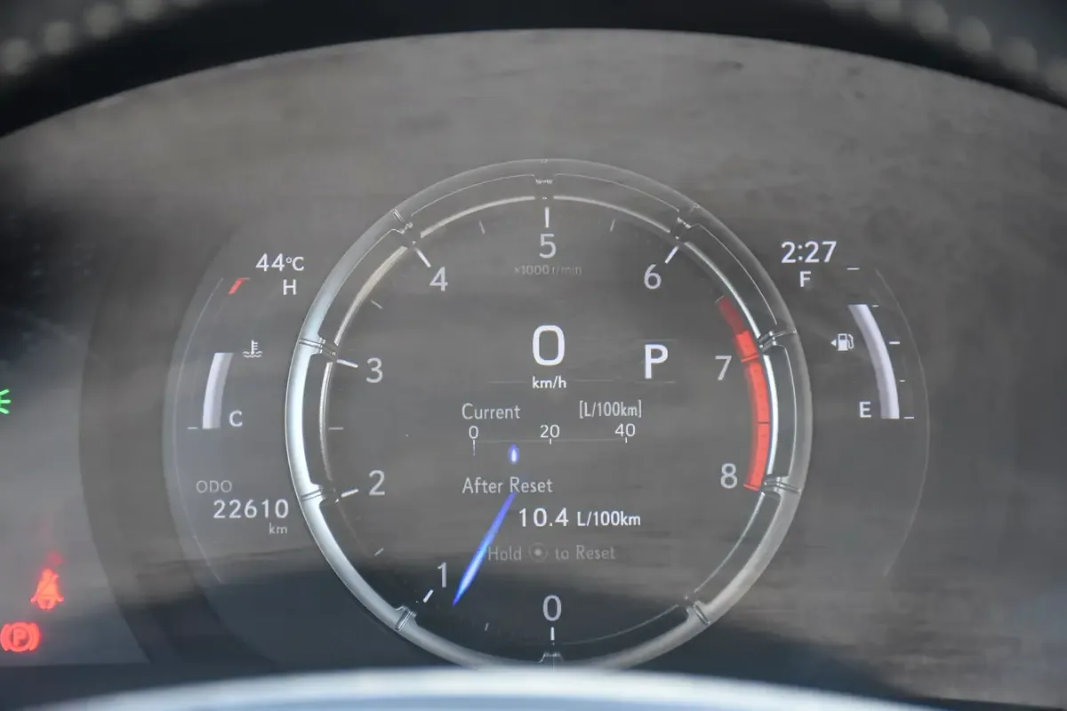 Lexus IS 2.0 AT RWD (245 hp) - 6