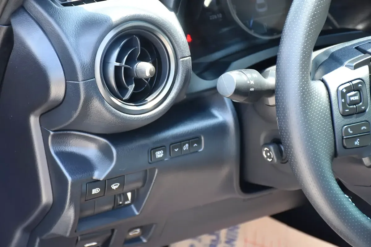Lexus IS 2.0 AT RWD (245 hp) - 11