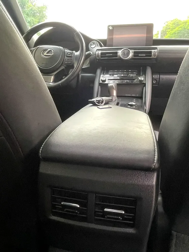 Lexus IS 2.0 AT RWD (245 hp) - 2