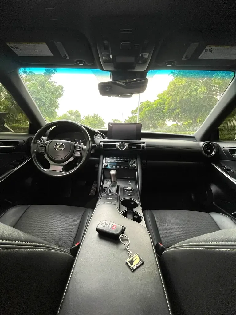 Lexus IS 2.0 AT RWD (245 hp) - 4