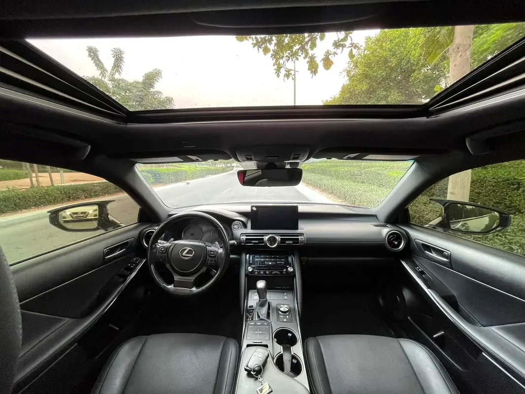 Lexus IS 2.0 AT RWD (245 hp) - 3