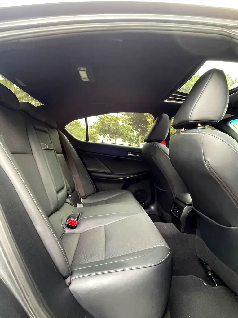 Lexus IS 2.0 AT RWD (245 hp) - 5