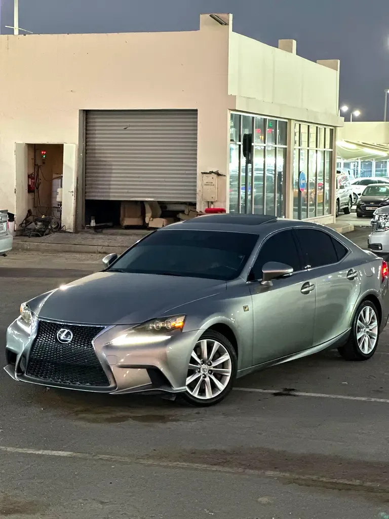 Lexus IS 200 T AT (245 hp)