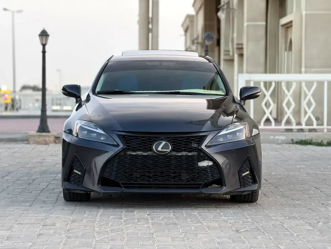 Lexus IS 2.5 AT (208 hp)