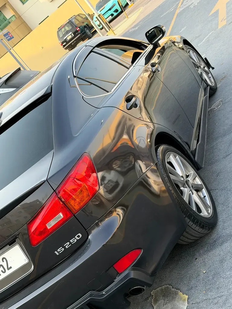 Lexus IS 2.5 AT (208 hp)