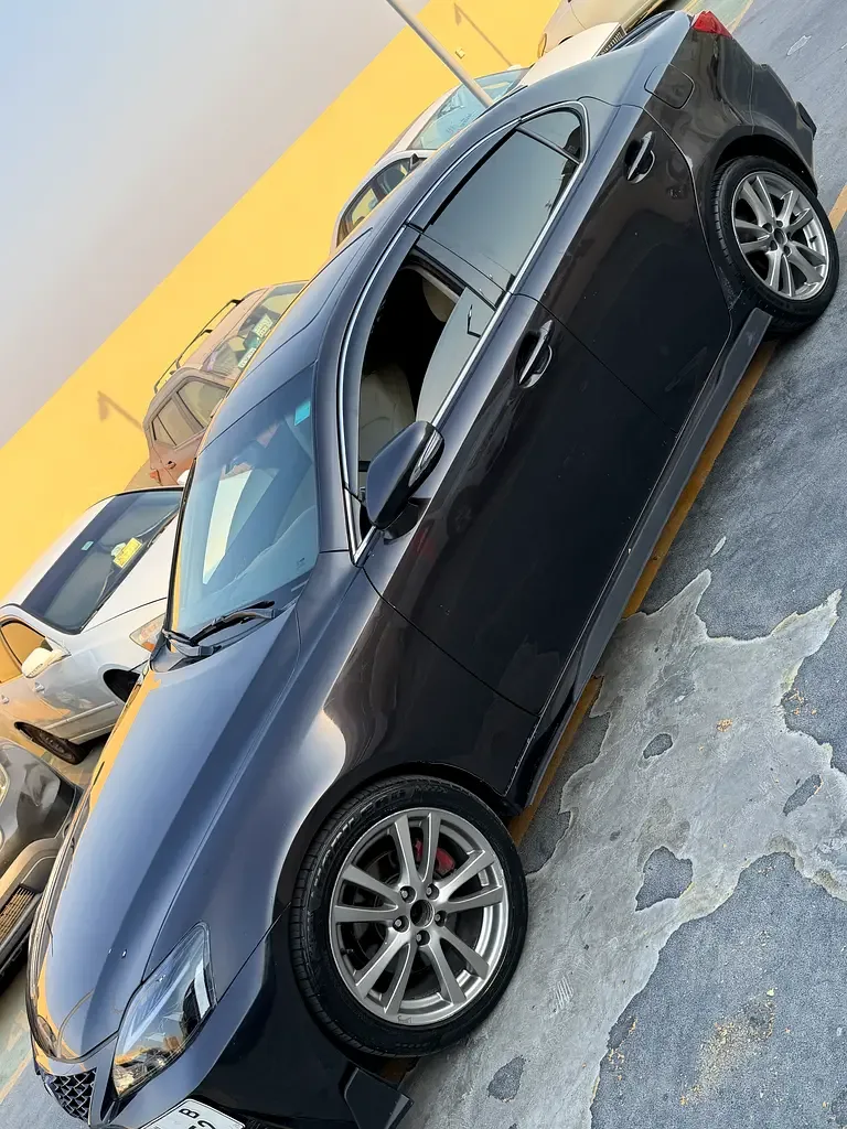 Lexus IS 2.5 AT (208 حصان) - 5