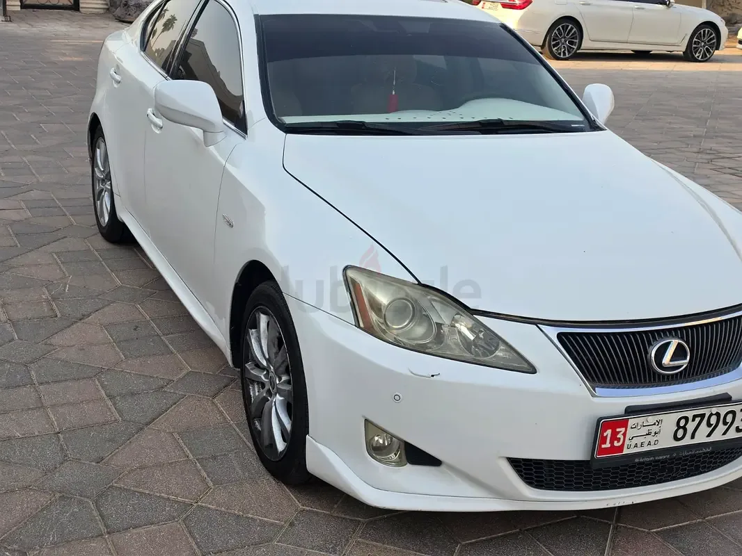 Lexus IS 2.5 AT (208 hp)