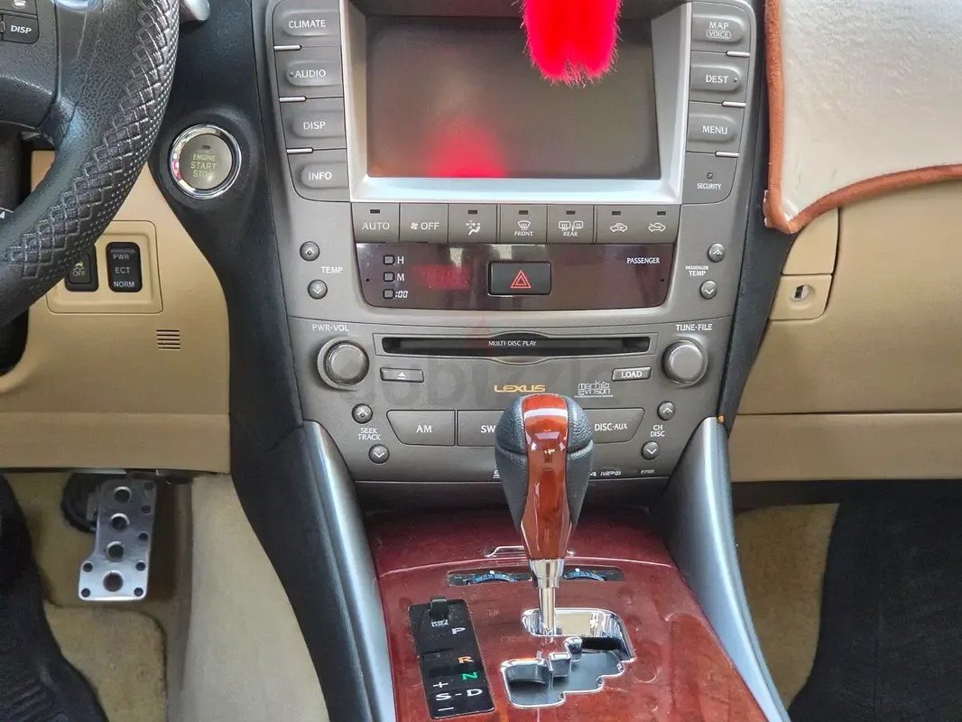 Lexus IS 2.5 AT (208 حصان) - 3