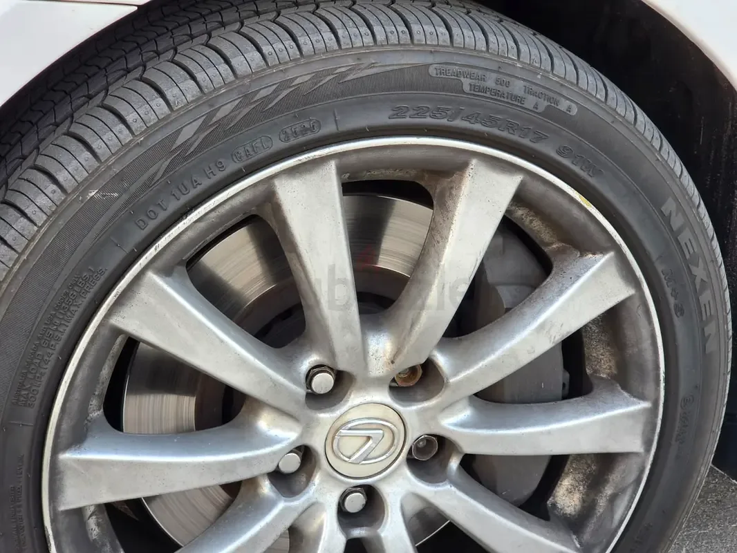 Lexus IS 2.5 AT (208 حصان) - 14