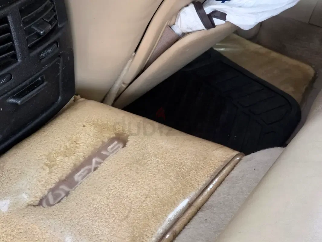 Lexus IS 2.5 AT (208 حصان) - 12