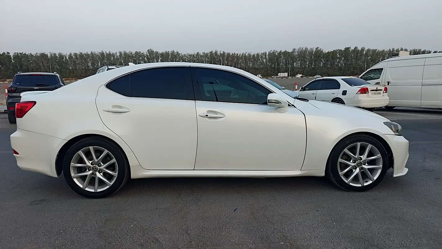 Lexus IS 250 AT (208 hp)