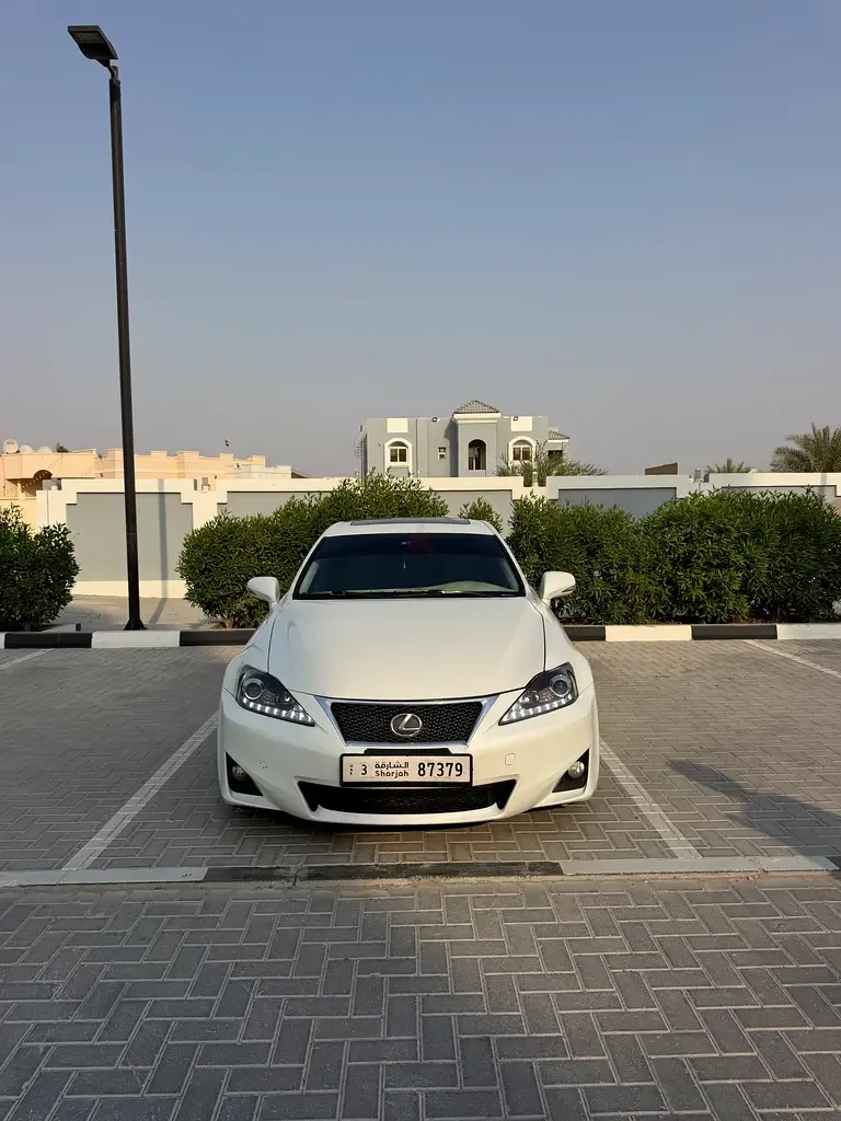 Lexus IS 250 AT (208 hp)