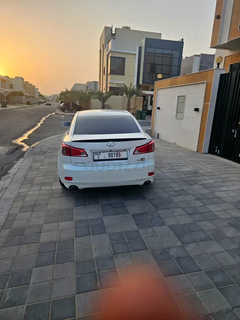 Lexus IS 250 AT (208 hp)