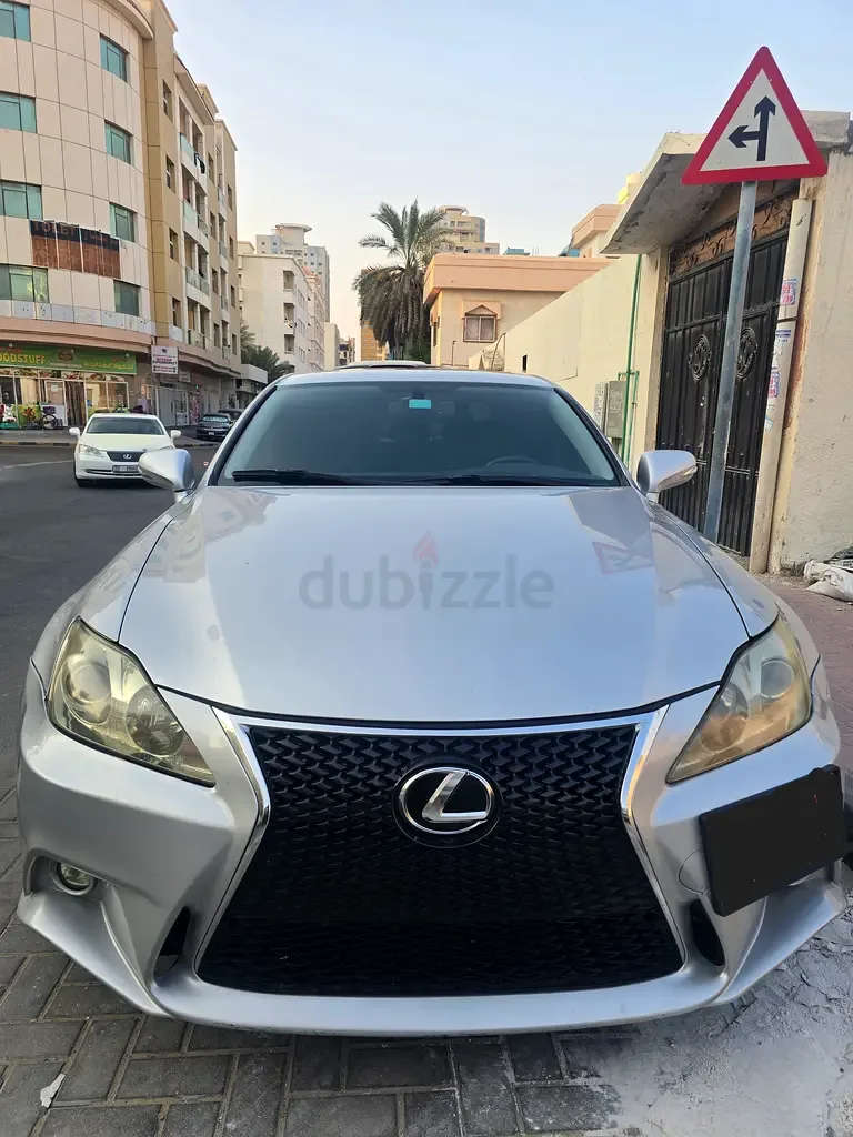 Lexus IS 250 AT (208 hp)