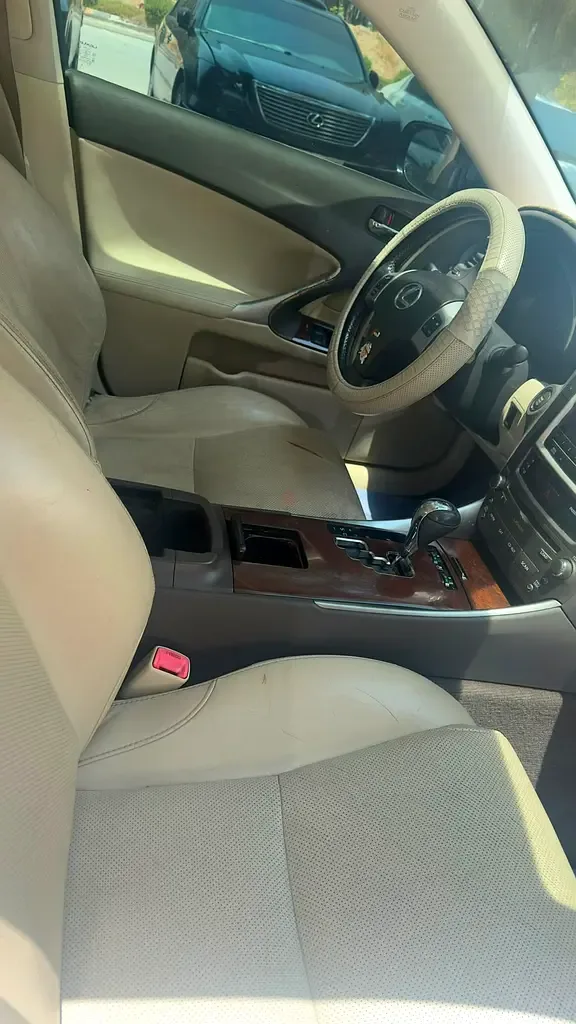 Lexus IS 250 AT (208 hp)