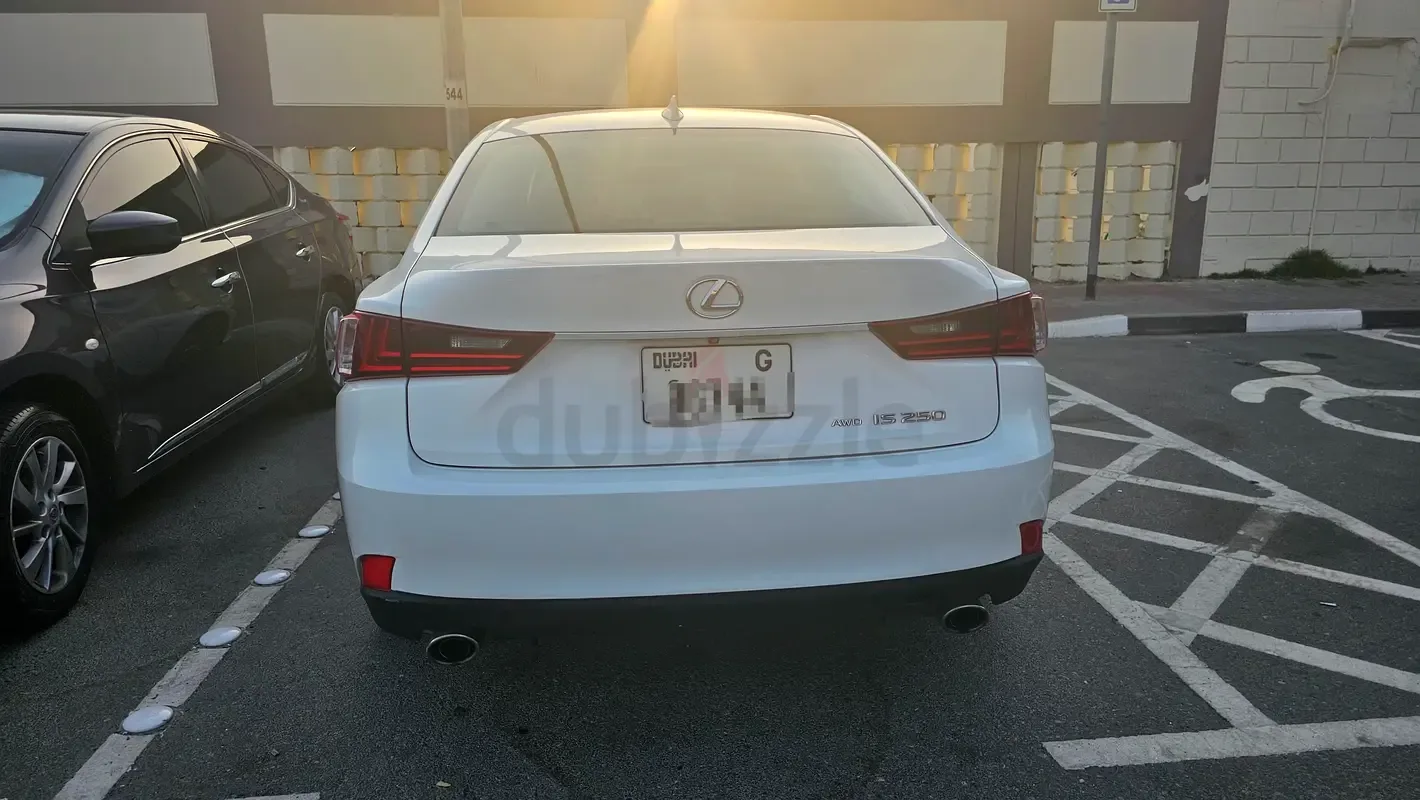 Lexus IS 250 AT (208 حصان) - 2
