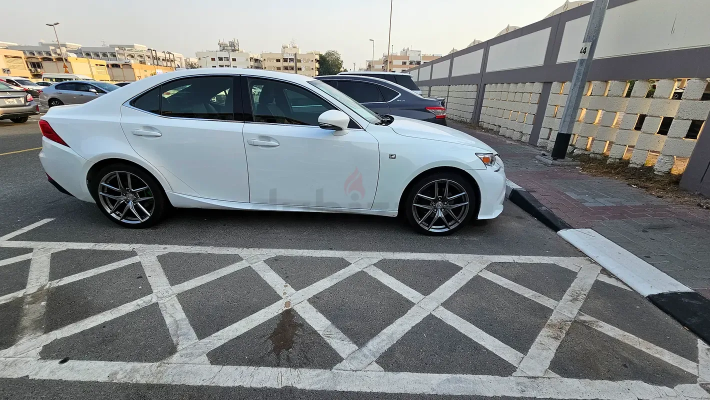 Lexus IS 250 AT (208 حصان) - 4