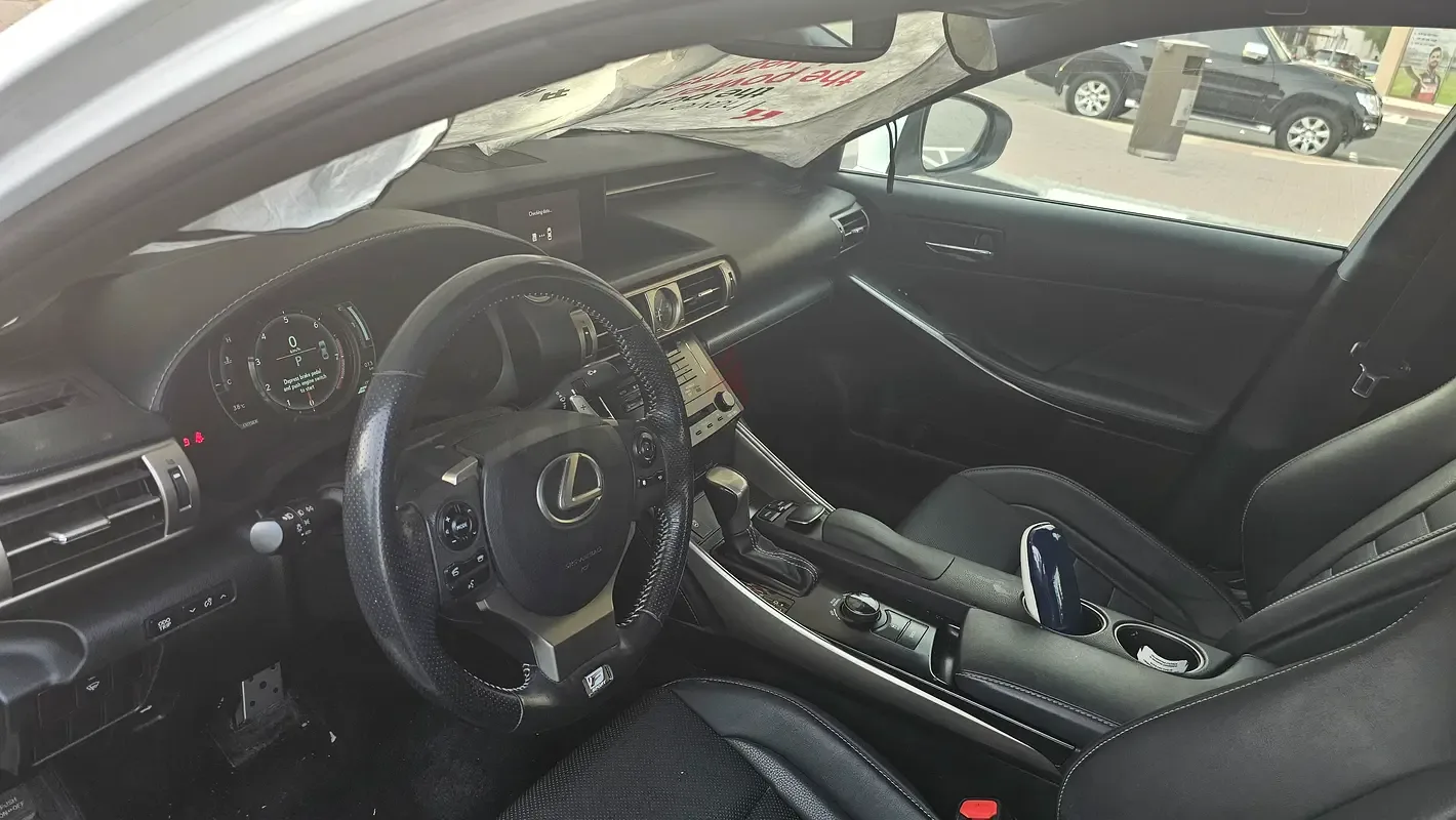 Lexus IS 250 AT (208 حصان) - 6