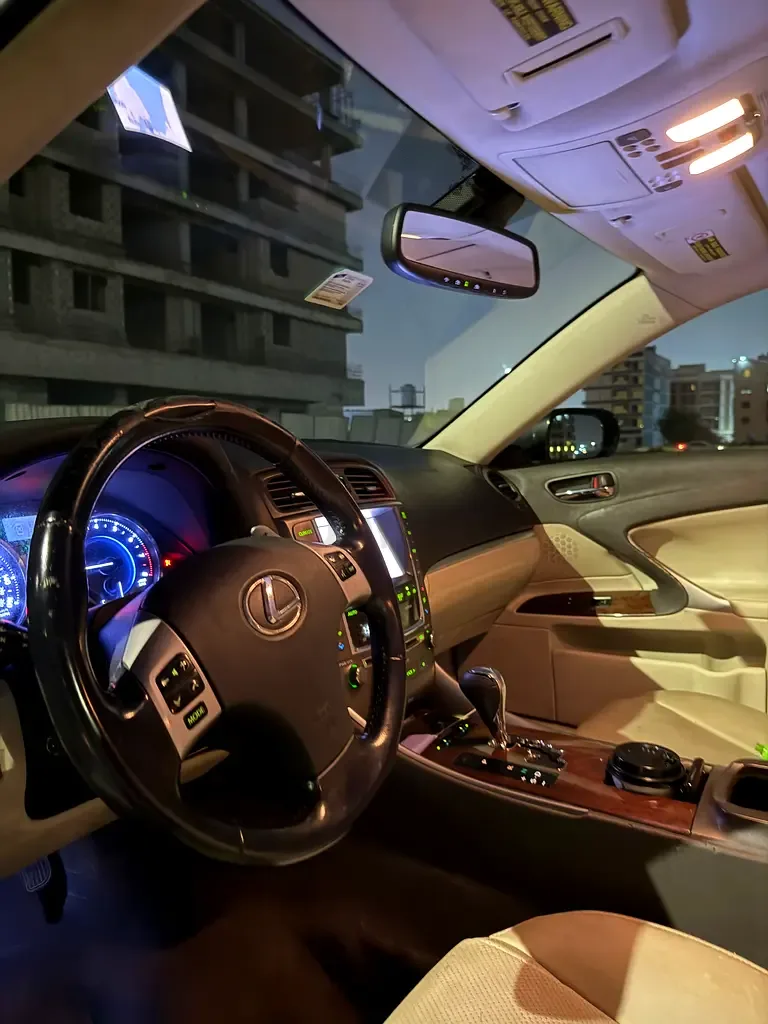Lexus IS 250 AT (208 حصان) - 3