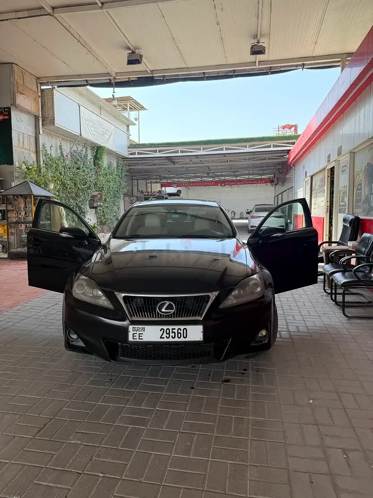Lexus IS 250 AT (208 حصان) - 10