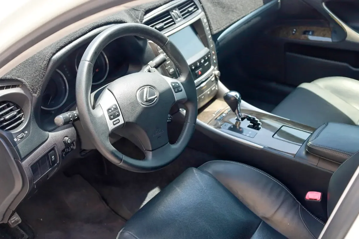 Lexus IS 250 AT (208 hp) - 8
