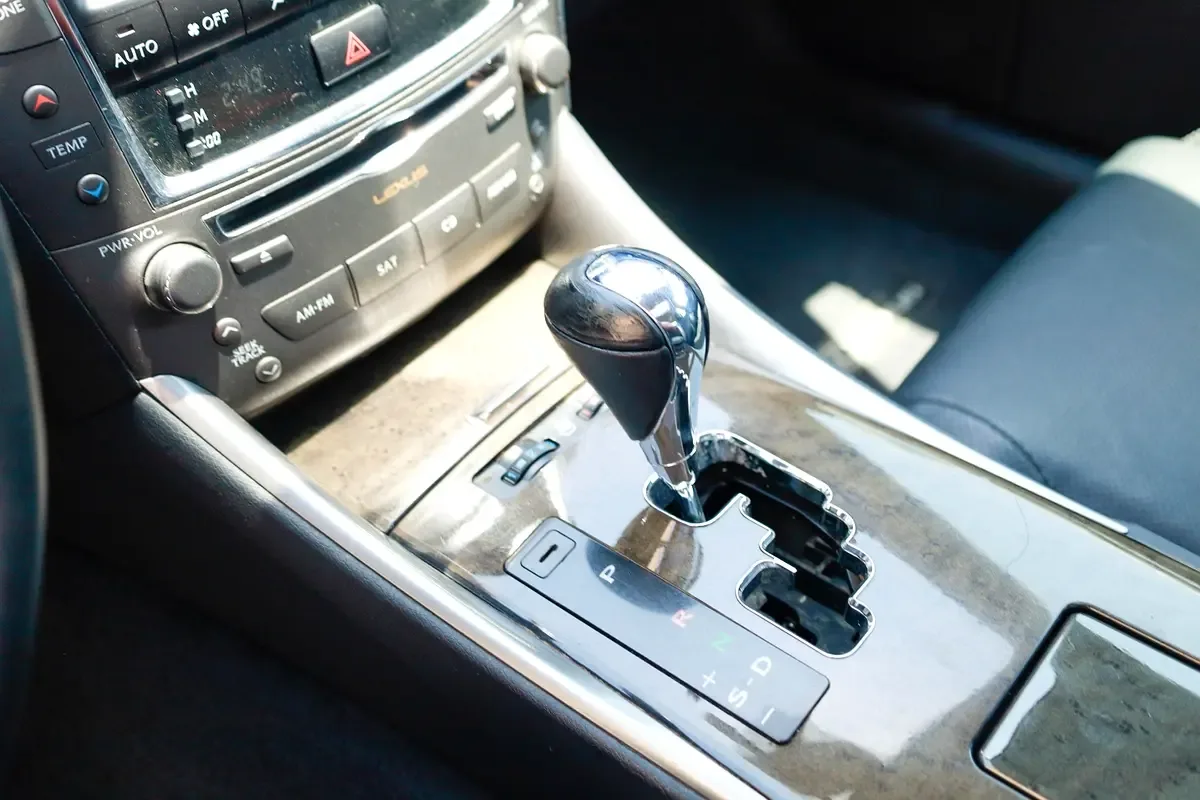 Lexus IS 250 AT (208 hp) - 13